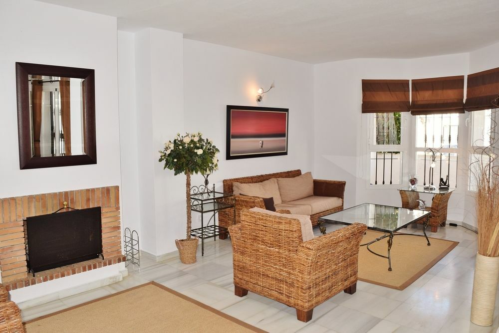 Apartamentos Y Casas Serinamar Marbella El Angel Bagian luar foto