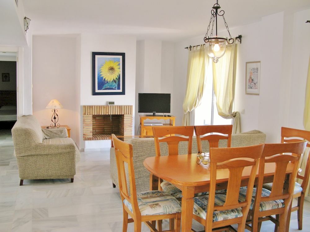 Apartamentos Y Casas Serinamar Marbella El Angel Bagian luar foto
