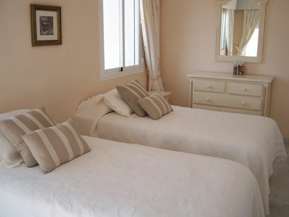 Apartamentos Y Casas Serinamar Marbella El Angel Bagian luar foto