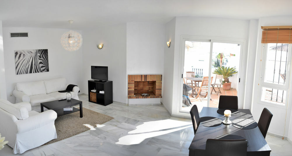 Apartamentos Y Casas Serinamar Marbella El Angel Bagian luar foto