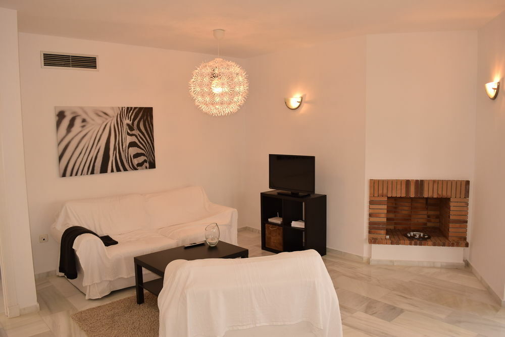 Apartamentos Y Casas Serinamar Marbella El Angel Bagian luar foto